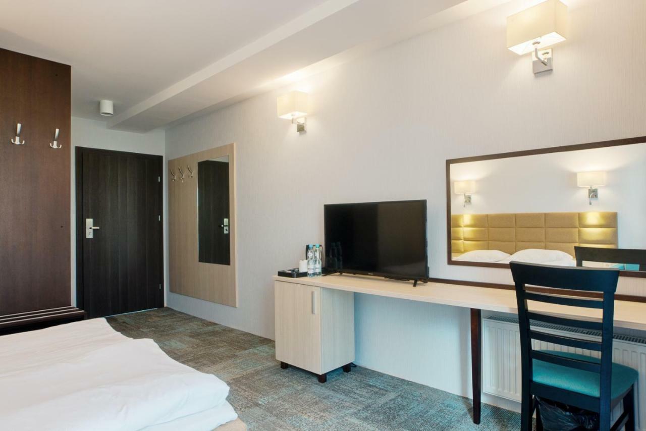 Waterside 3*